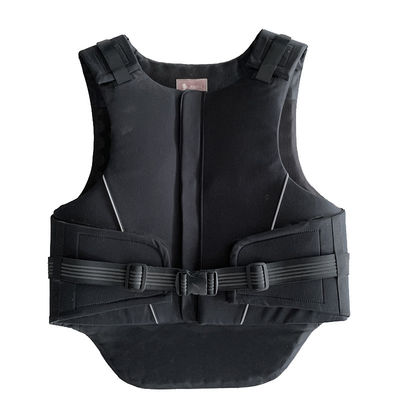 Polyester en EVA de perfecte combinatie voor een 1 kg beta-gecertificeerd paardenvest