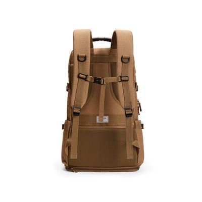 Comfortabele en veelzijdige 60L khaki rugzak voor training buiten Kamperen Reizen