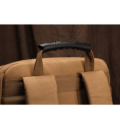 Comfortabele en veelzijdige 60L khaki rugzak voor training buiten Kamperen Reizen