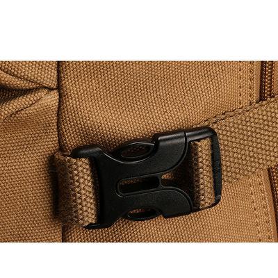 Comfortabele en veelzijdige 60L khaki rugzak voor training buiten Kamperen Reizen