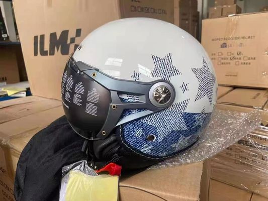 ABS witte motorfietshelm voor rijden met/zonder LED